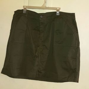 NWOT Plus Size 24W Cj Banks army green skorts Jean Skirt very stretchy distress
